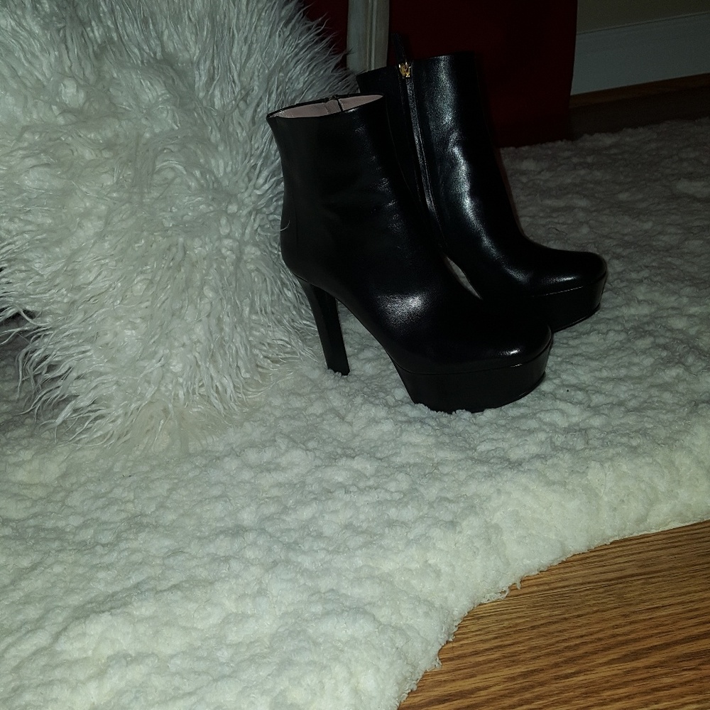 Size 7 Gucci ankle boots - Picture 2 of 4